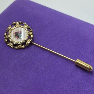 💛 Gold Tone, Crochet Pin